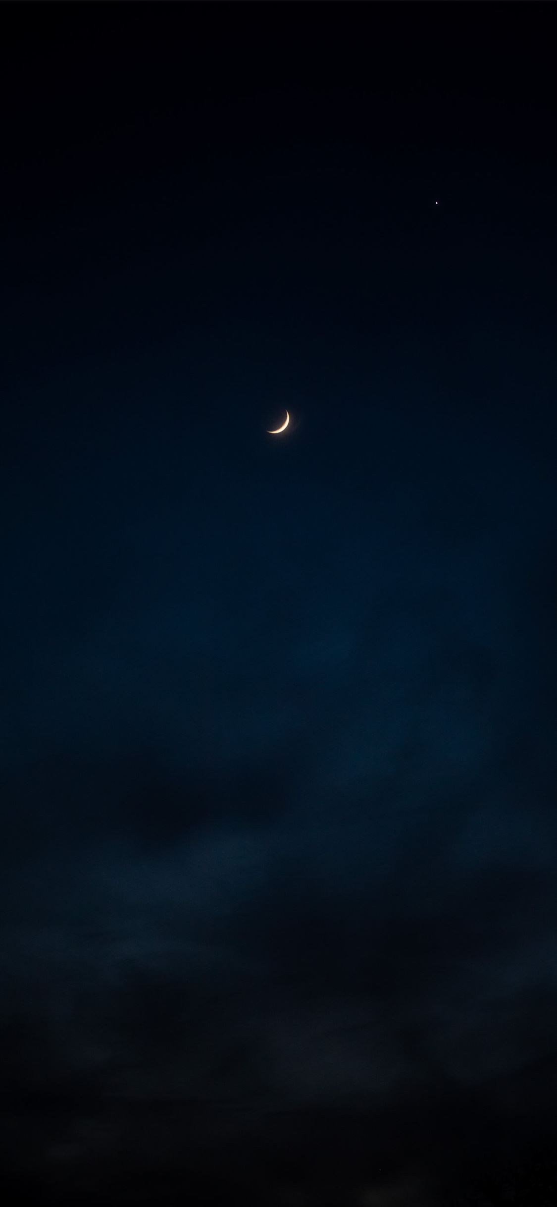 full moon in the sky iPhone wallpaper